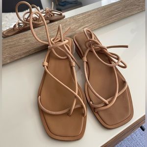 Women flat sandals